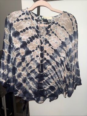 River + Sky Navy and Beige Tie-Dye Peasant Blouse